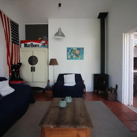 Santa Cruz House Areias (Lisbon)