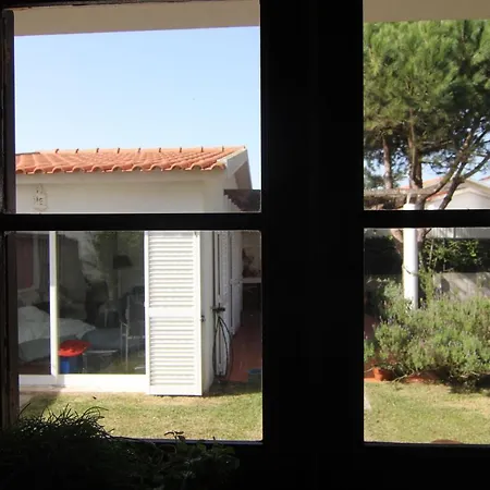 Santa Cruz House Areias (Lisbon)