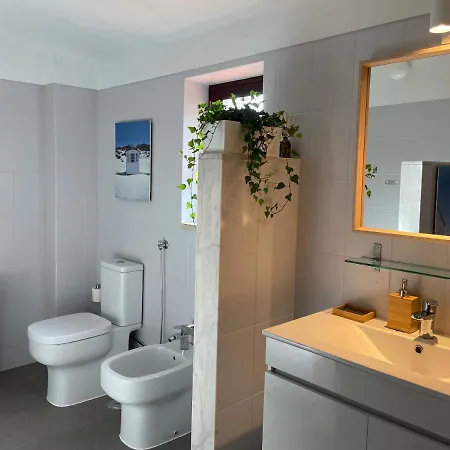 Santa Cruz House Areias (Lisbon)