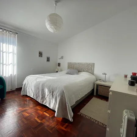 Santa Cruz House * Areias (Lisbon)