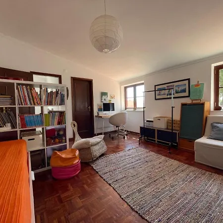 Santa Cruz House Areias (Lisbon)