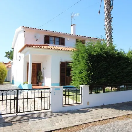 Santa Cruz House Areias (Lisbon)