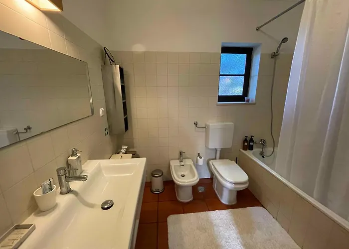 Santa Cruz House Areias (Lisbon)