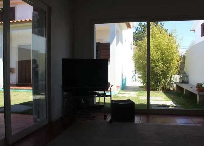 Santa Cruz House * Areias (Lisbon)